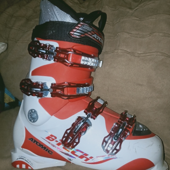 atomic m11 ski boots